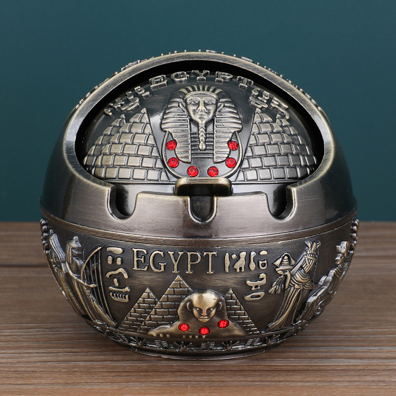 Retro Metal Decorative Ashtray with Lid To Prevent Flying Ash Carved Ashtray - Picture 18 of 21