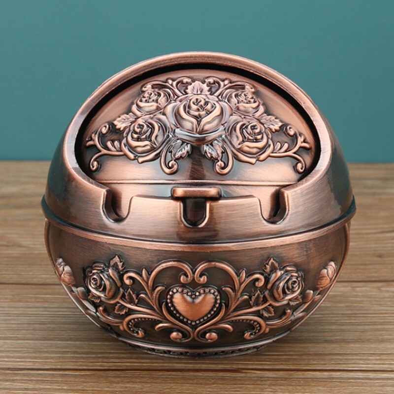Retro Metal Decorative Ashtray with Lid To Prevent Flying Ash Carved Ashtray - Picture 17 of 21