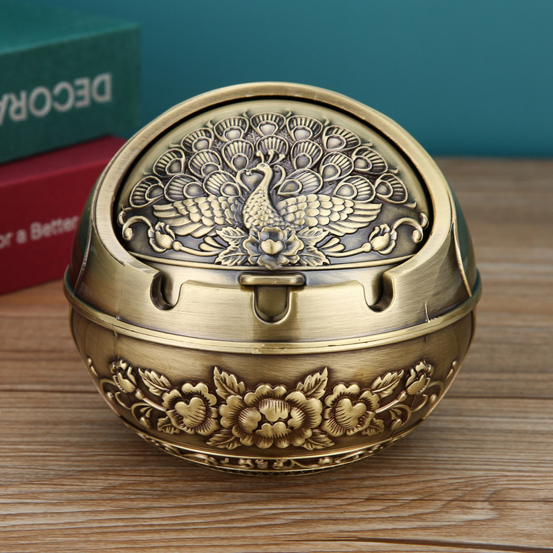Retro Metal Decorative Ashtray with Lid To Prevent Flying Ash Carved Ashtray - Picture 20 of 21